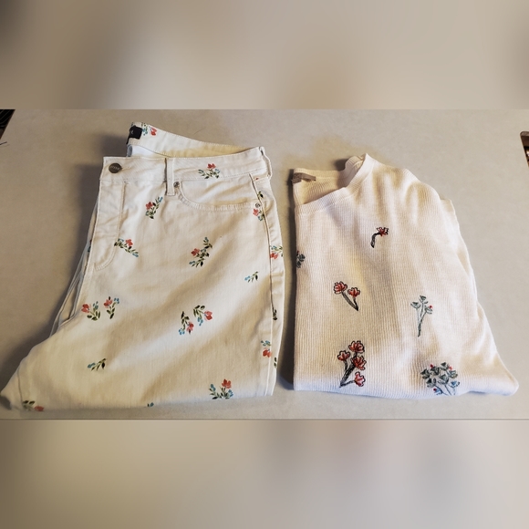 Capri Jeans & Long-Sleeve Sweater Set, (NYDJ & Loft) - Picture 2 of 14